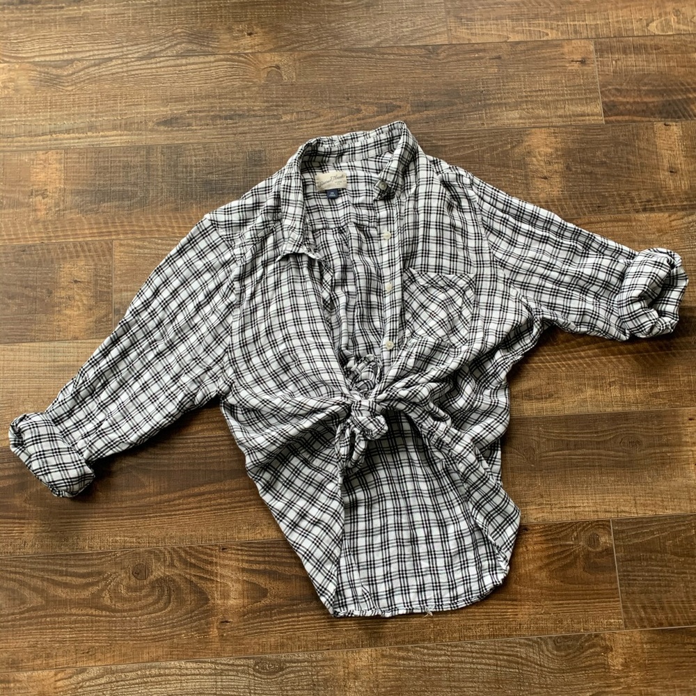 Universal Thread button down- excellent condition - Picture 3 of 3